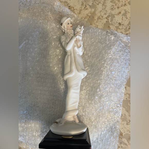 1987 Giuseppe Armani "Lady with dog" 0421F 10" Florence Sculture d'Arte Figurine - Picture 1 of 3